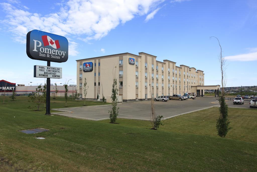 Pomeroy Inn And Suites Dawson Creek Exterior photo